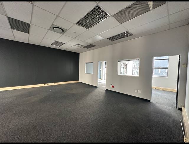 130.70M² OFFICE TO LET IN ECO PARK ESTATE